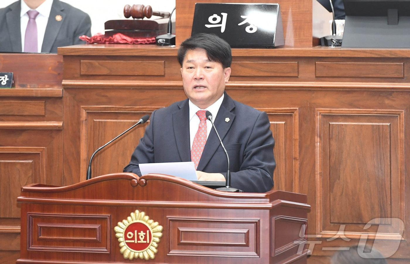 본문 이미지 - 울산시의회 이성룡 의원이 20일 오전 본회의에서 의장 당선 소감을 밝히고 있다.(울산시의회 제공. 재판매 및 DB 금지) /뉴스1)