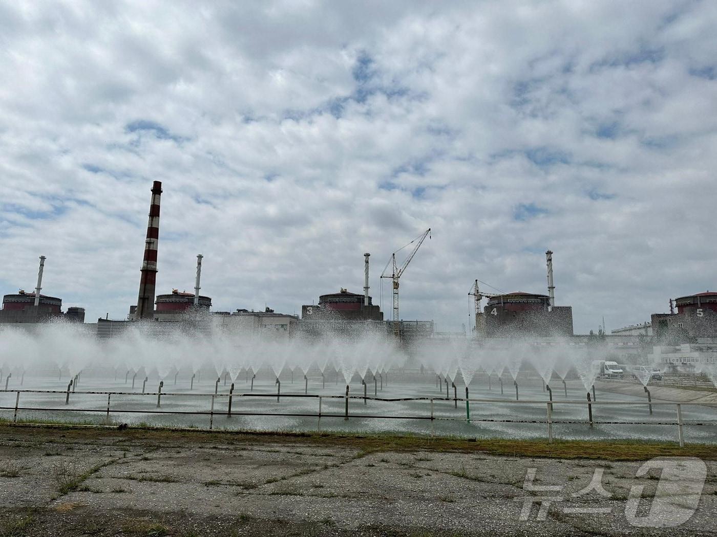 본문 이미지 - 자포리자 원전 점검하는 국제원자력기구(IAEA) ⓒ 로이터=뉴스1