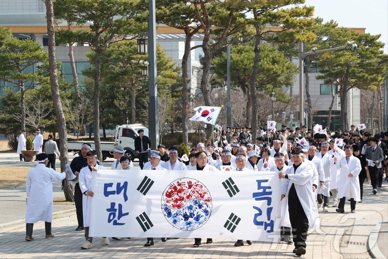 본문 이미지 - 민주평화통일자문회의 고창군협의회(회장 박영택) 주관으로 열린 '다시 울리는 고창의 함성 0321 만세운동' 행사(고창군 제공. 재판매 및 DB금지)
