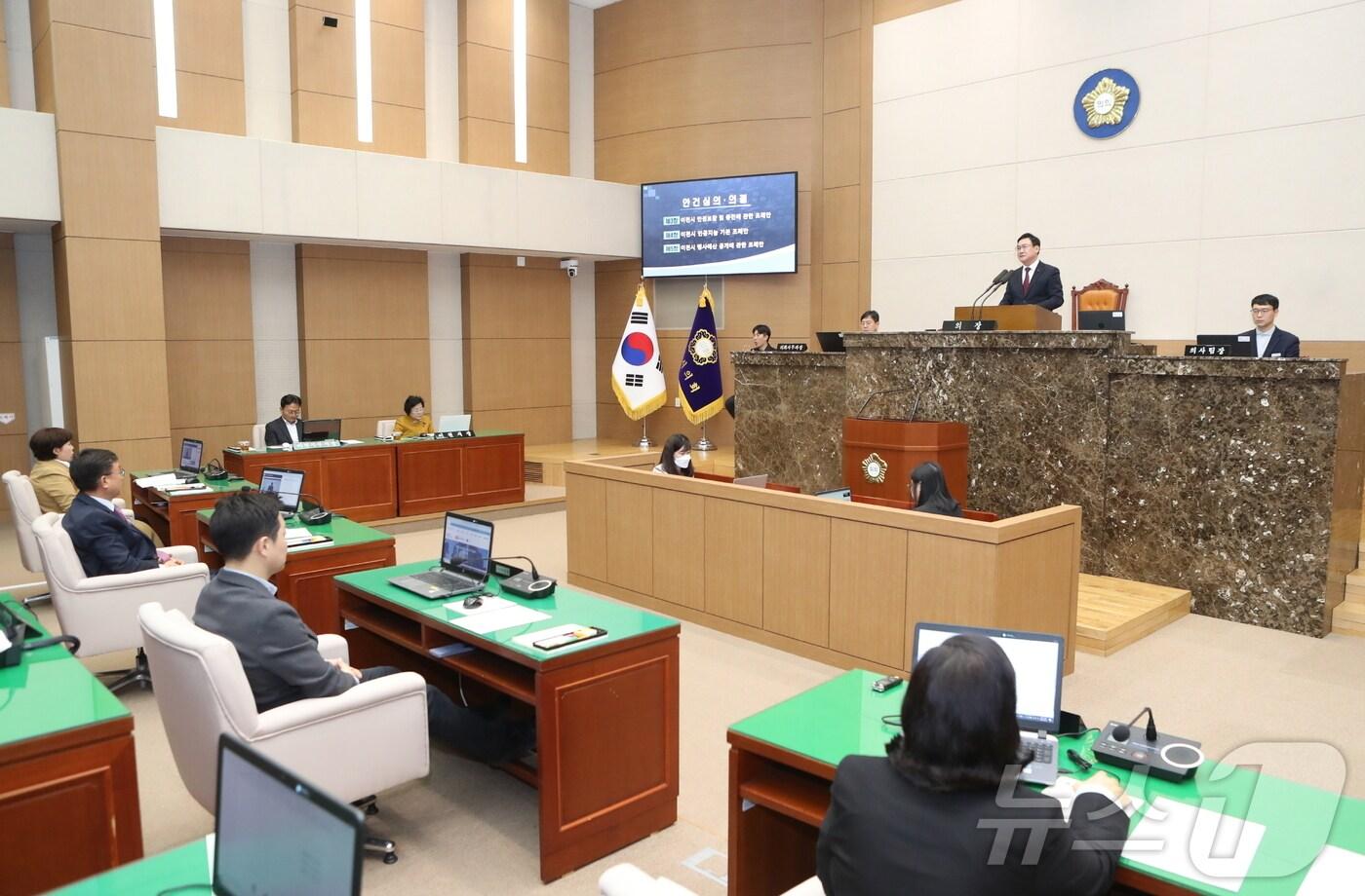 21일 열린 이천시의회 제252회 임시회 제2차 본회의 모습.(시의회 제공)