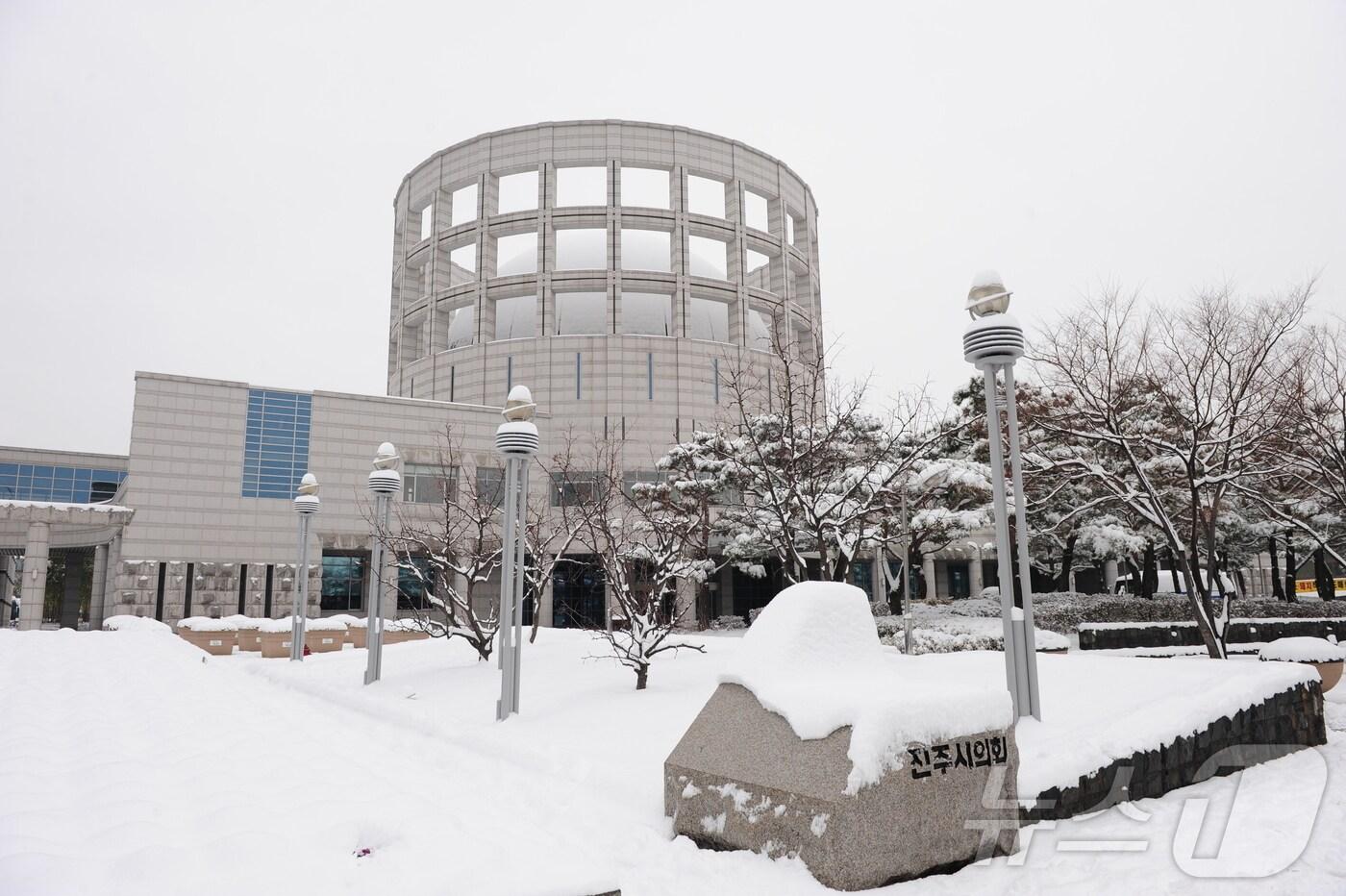 진주시의회 전경.