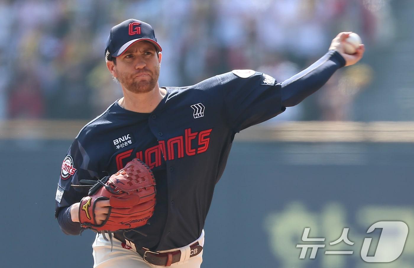 롯데 자이언츠 외국인 투수 찰리 반즈. 2025.3.22/뉴스1 ⓒ News1 김도우 기자