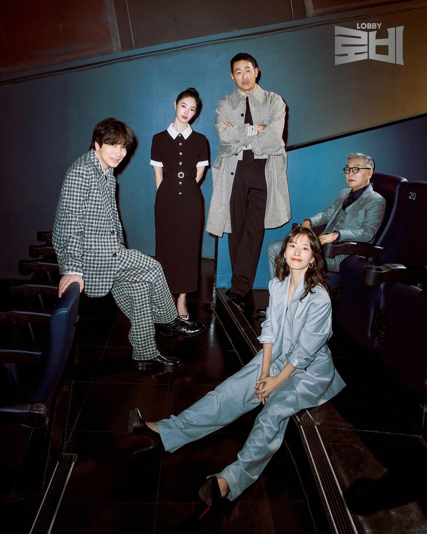 본문 이미지 - '로비' 팀별 VS화보