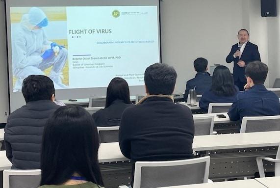 본문 이미지 - 농림축산검역본부, 몽골생명과학대학(MULS) 조류인플루엔자 감시 공동세미나 (농림축산식품부 제공) 2025.03.24 /뉴스1