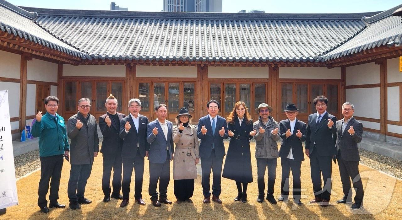 본문 이미지 - 옥천군 2회 전국연극제 추진위원 위촉식(옥천군 제공. 재판매 및 DB금지) /뉴스1 