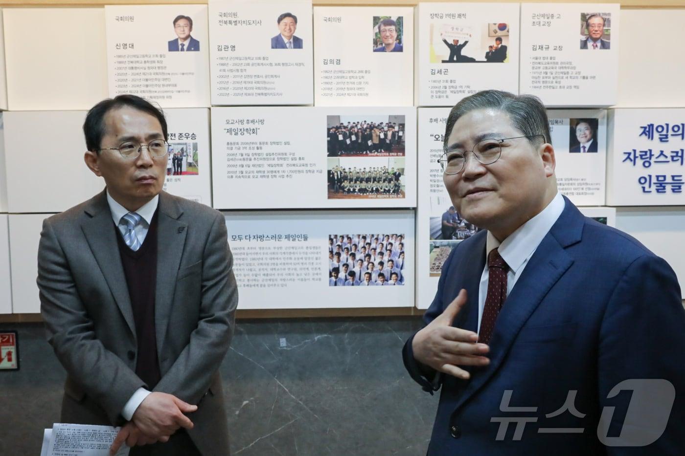 한국기독교140주년기념사업위원장 소강석 목사&#40;오른쪽, 한교총 명예회장&#41;