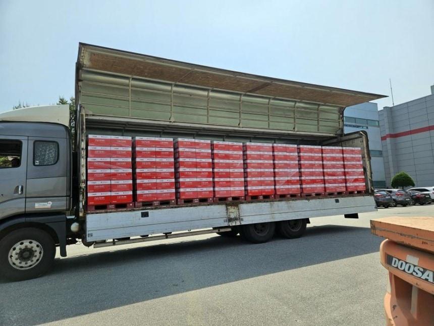 본문 이미지 - 이마트가 제공한 긴급구호 세트.&#40;신세계그룹 제공&#41;