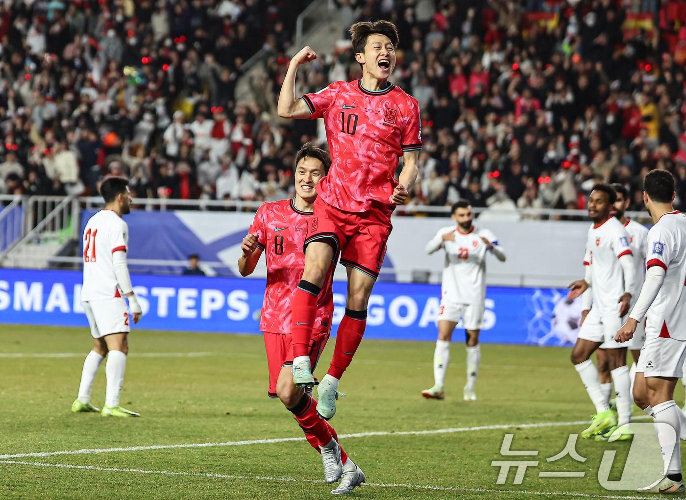본문 이미지 - 25일 오후 경기 수원월드컵경기장에서 열린 2026 국제축구연맹&#40;FIFA&#41; 북중미 월드컵 아시아 3차 예선 B조 8차전 대한민국과 요르단의 경기, 대한민국 이재성이 선제골을 넣고 기뻐하고 있다. 2025.3.25/뉴스1 ⓒ News1 김도우 기자