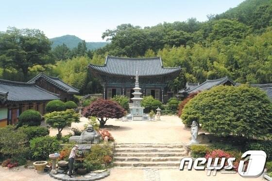 본문 이미지 - 부산 기장군에 위치한 장안사 전경.