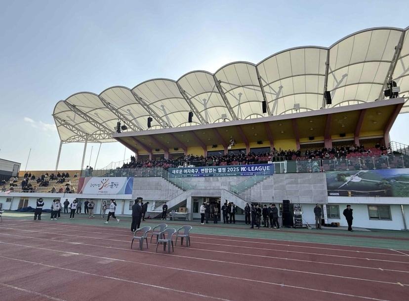 본문 이미지 - 문경시민운동장. (한국여자축구연맹 제공)