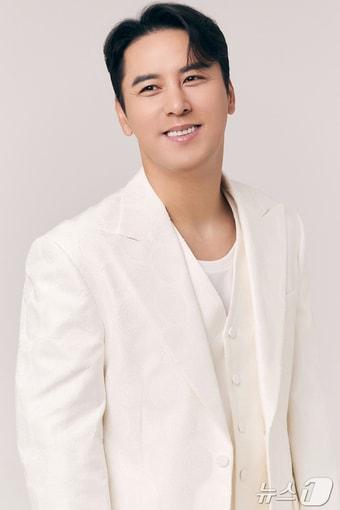 본문 이미지 -  가수 장민호(경기 여주시 제공, 재판매 및 DB 금지)