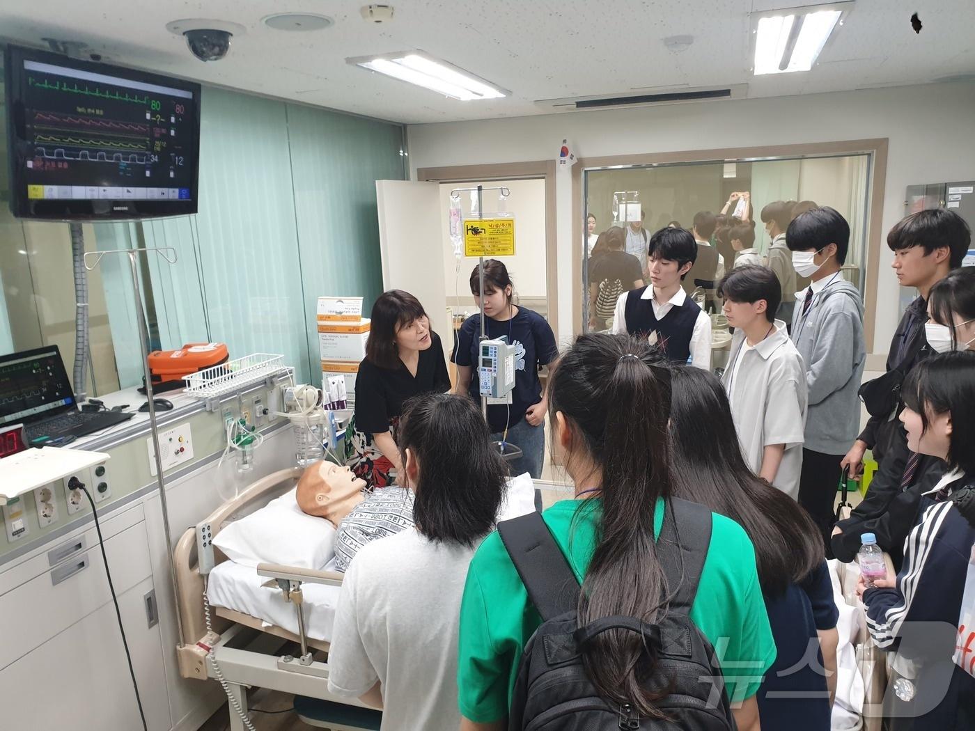 본문 이미지 - 지난해 대학 탐방 장면 (옥천군 제공. 재판매 및 DB금지) /뉴스1 