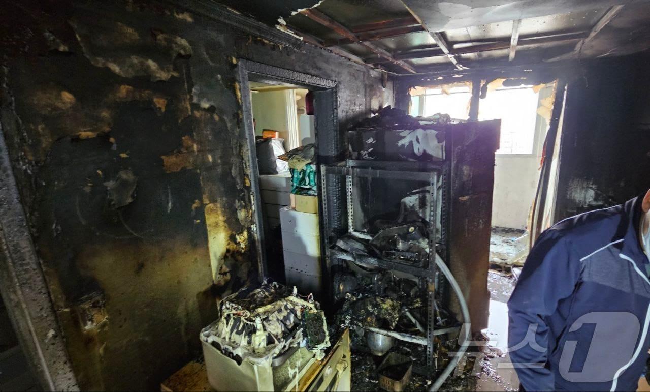 본문 이미지 -  화재 현장. (경기도소방재난본부 제공. 재판매 및 DB 금지) 2025.3.27/뉴스1