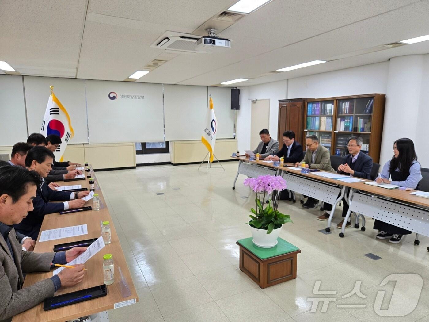 본문 이미지 - 지역 건설업계 현안 논의 및 건설산업 활성화 위한 간담회.(강원조달청 제공. 재판매 및 DB금지)/뉴스1