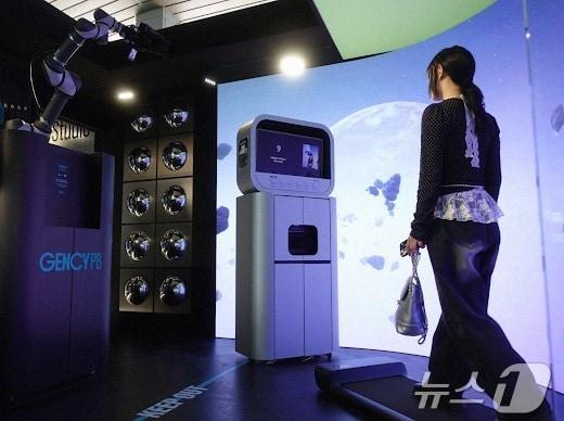 본문 이미지 - 부산역에 마련된 젠시스튜디오(부산시청 제공.재판매 및 DB 금지)