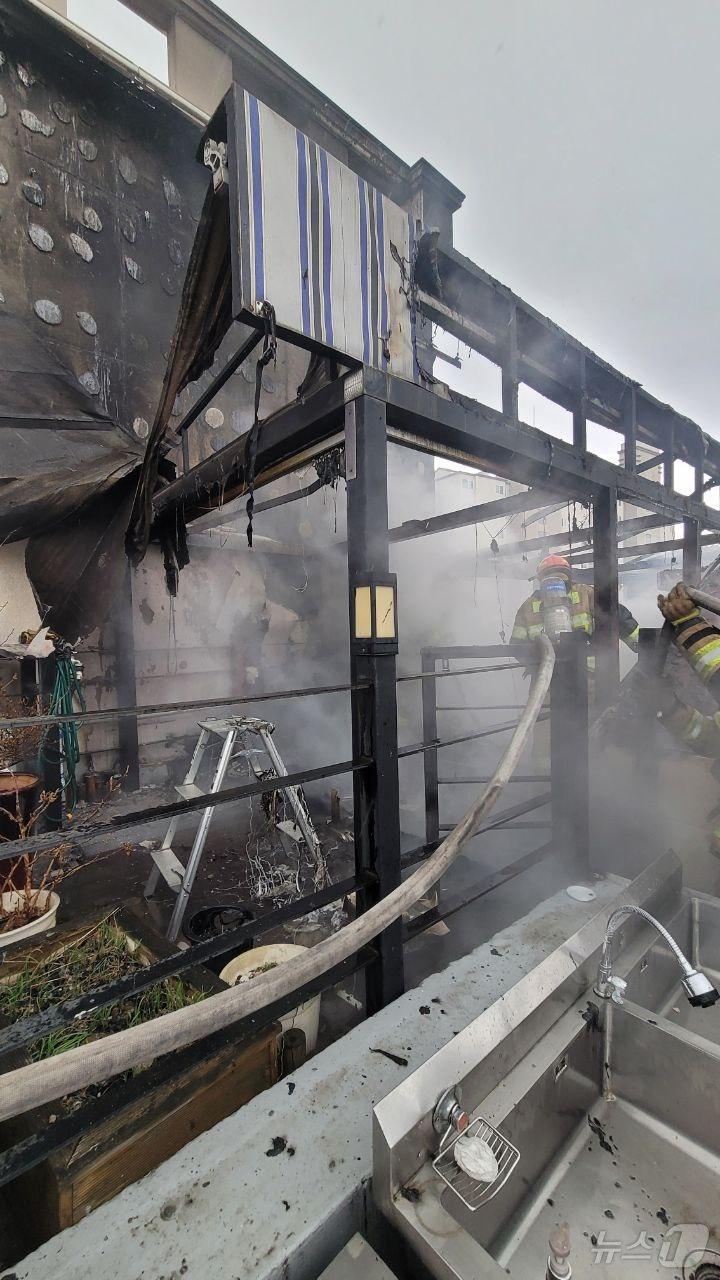 본문 이미지 - 화재 현장. (경기도소방재난본부 제공. 재판매 및 DB 금지) 2025.3.29/뉴스1