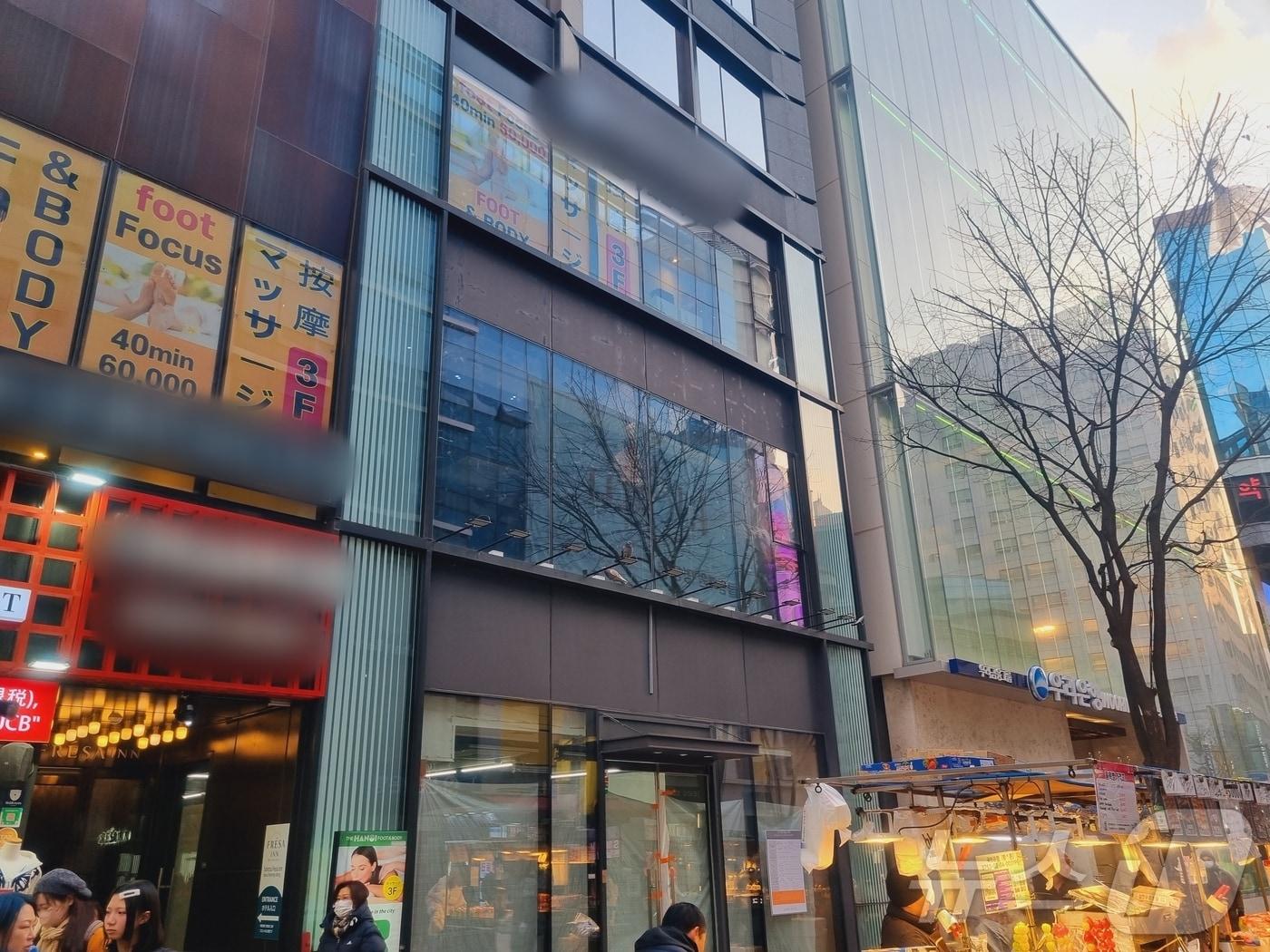 본문 이미지 - 임대차 분쟁 중인 서울 중구 명동 청휘빌딩 모습. 2025.3.18./ 뉴스1 박혜연 기자