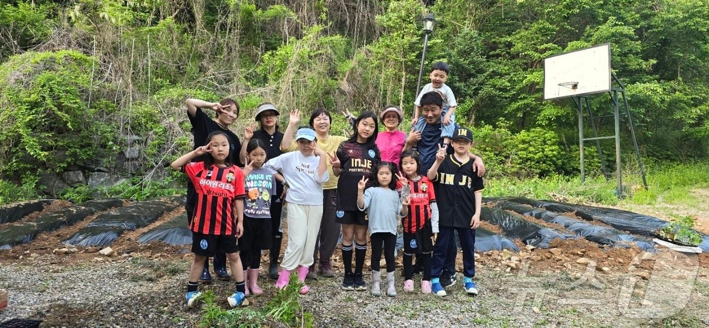 강원 인제에서 생태유학하는 아이들.(인제군 제공, 재판매 및 DB금지)