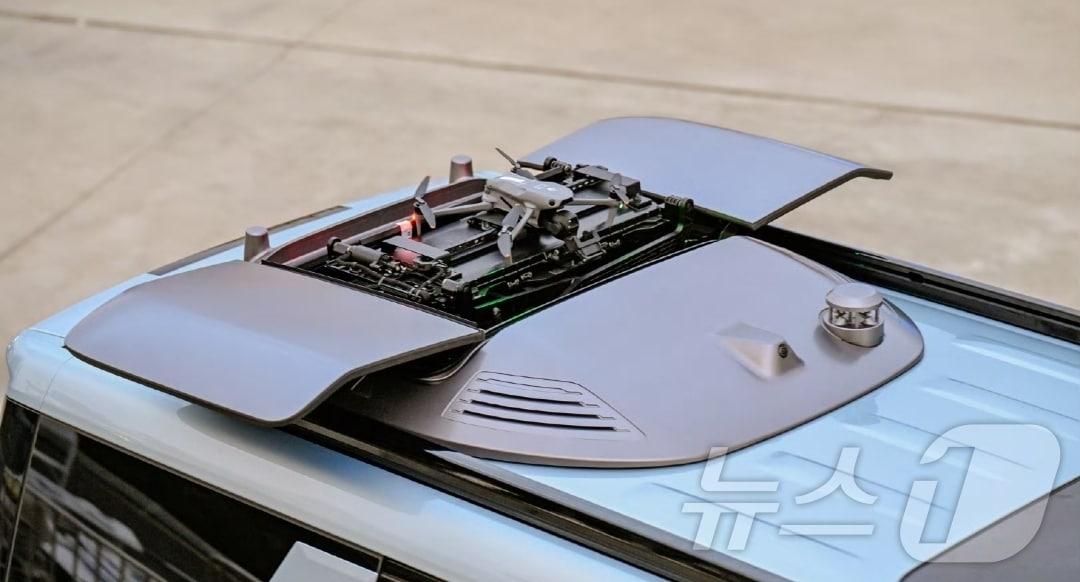 본문 이미지 - 비야디가 DJI와 함께 차량용 드론 시스템 링옌을 출시했다. (웨이보 갈무리)