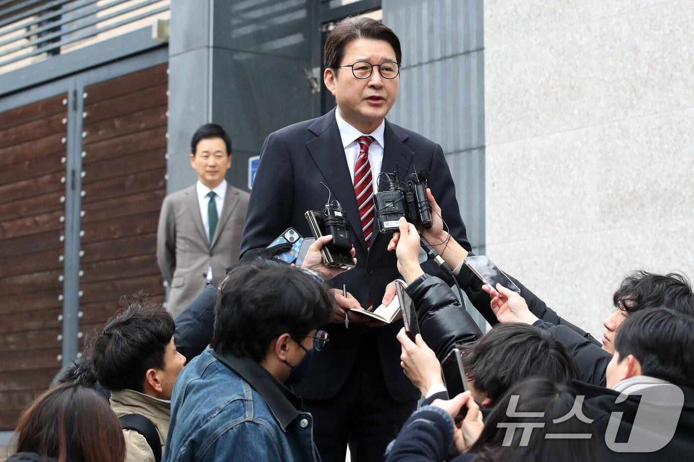 신동욱 수석대변인이 브리핑하는 모습. 2025.3.3/뉴스1 ⓒ News1 공정식 기자