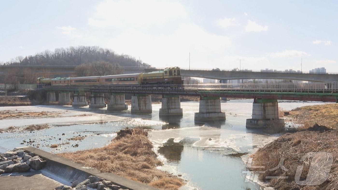 다음달 1일부터 운행이 대폭 확대되는 교외선 열차. (경기도 제공, 재판매 및 DB금지)