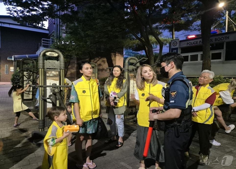 본문 이미지 - 기동순찰대 활동 모습&#40;인천경찰청 제공.재판매 및 DB금지&#41;