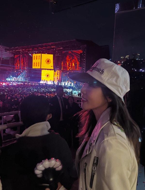 본문 이미지 - 지드래곤의 공연장을 찾은 산다라박