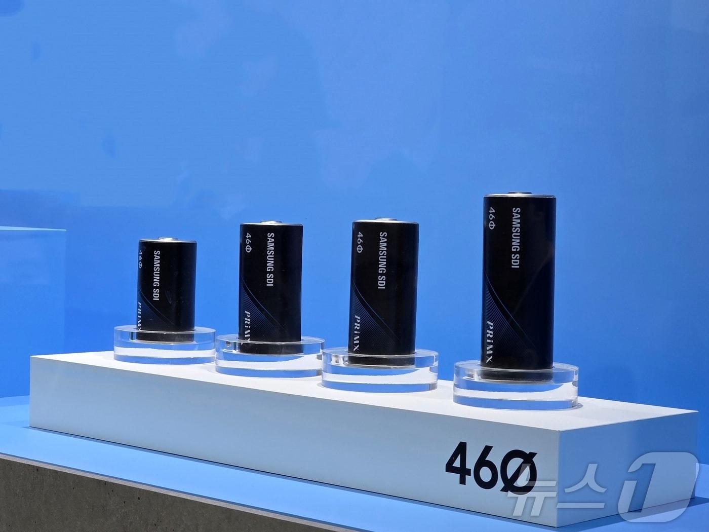 본문 이미지 - 삼성SDI가 '인터배터리 2025'에서 선보인 46파이 배터리 라인업(삼성SDI 제공)