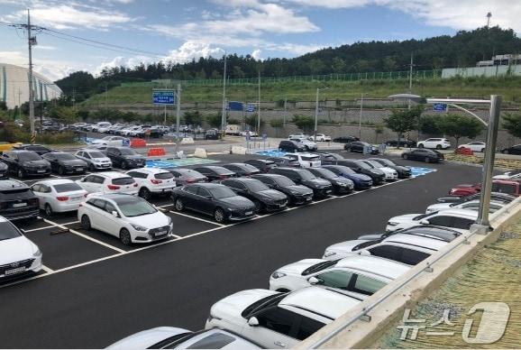 본문 이미지 -  31일 충북 충주시는 무료 공영주차장 장기 주차 차량에 주차 요금을 부과한다고 밝혔다.(충주시 제공. 재판매 및 DB금지)/뉴스1