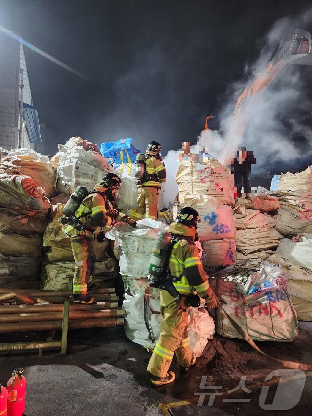본문 이미지 - 화재 현장. (경기도소방재난본부 제공. 재판매 및 DB 금지) 2025.3.31/뉴스1