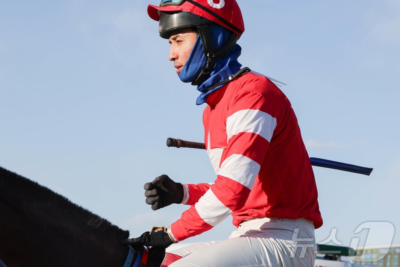 2000승을 달성한 문세영 기수 (한국마사회 제공)