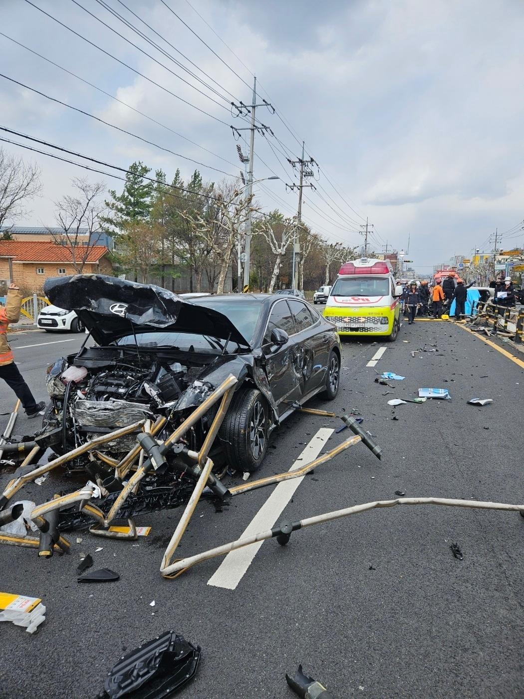 본문 이미지 - 청주 역주행 5중 추돌 사고&#40;충북소방본부 제공. 재판매 및 DB금지&#41; 2025.3.31/뉴스1