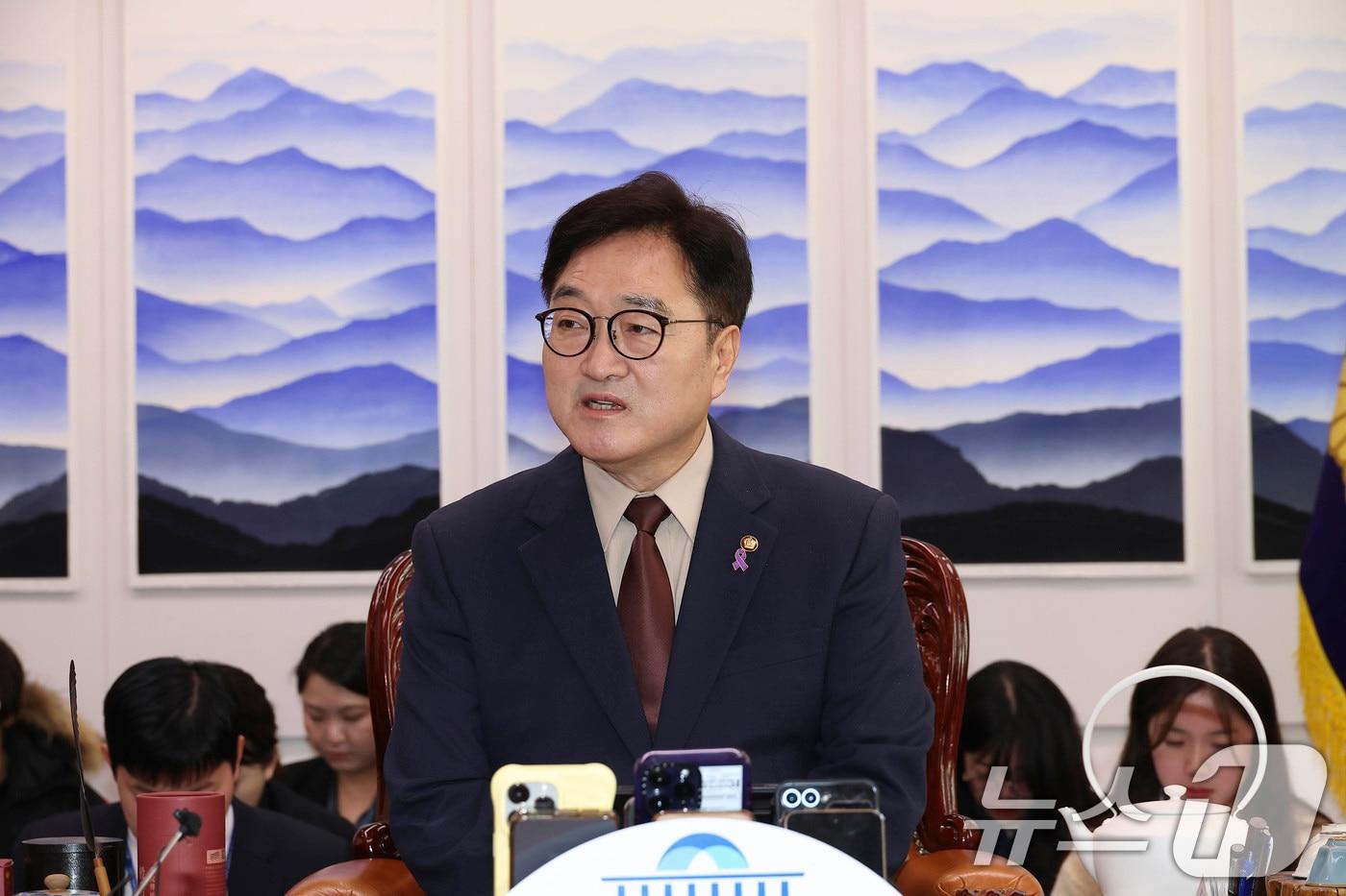 우원식 국회의장이 31일 오전 국회 의장실에서 열린 의장 주재 여야 원내대표 회동에서 발언을 하고 있다. (공동취재) 2025.3.31/뉴스1 ⓒ News1 이광호 기자