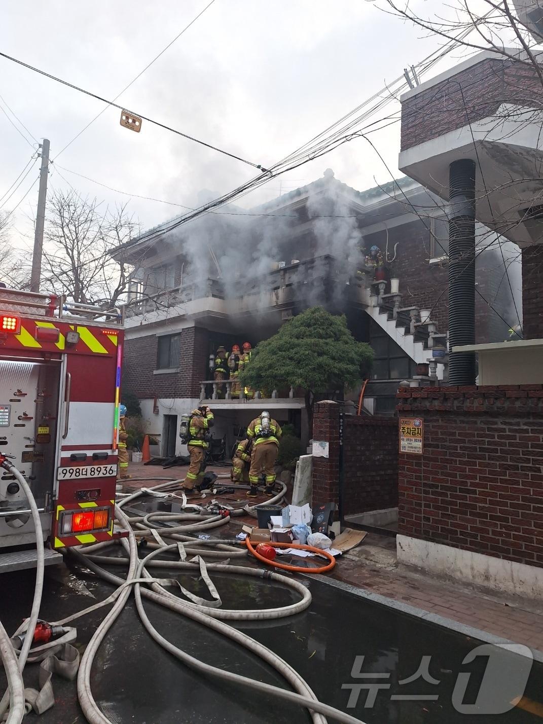 본문 이미지 - 화재 현장. (경기도소방재난본부 제공. 재판매 및 DB 금지) 2025.3.31/뉴스1