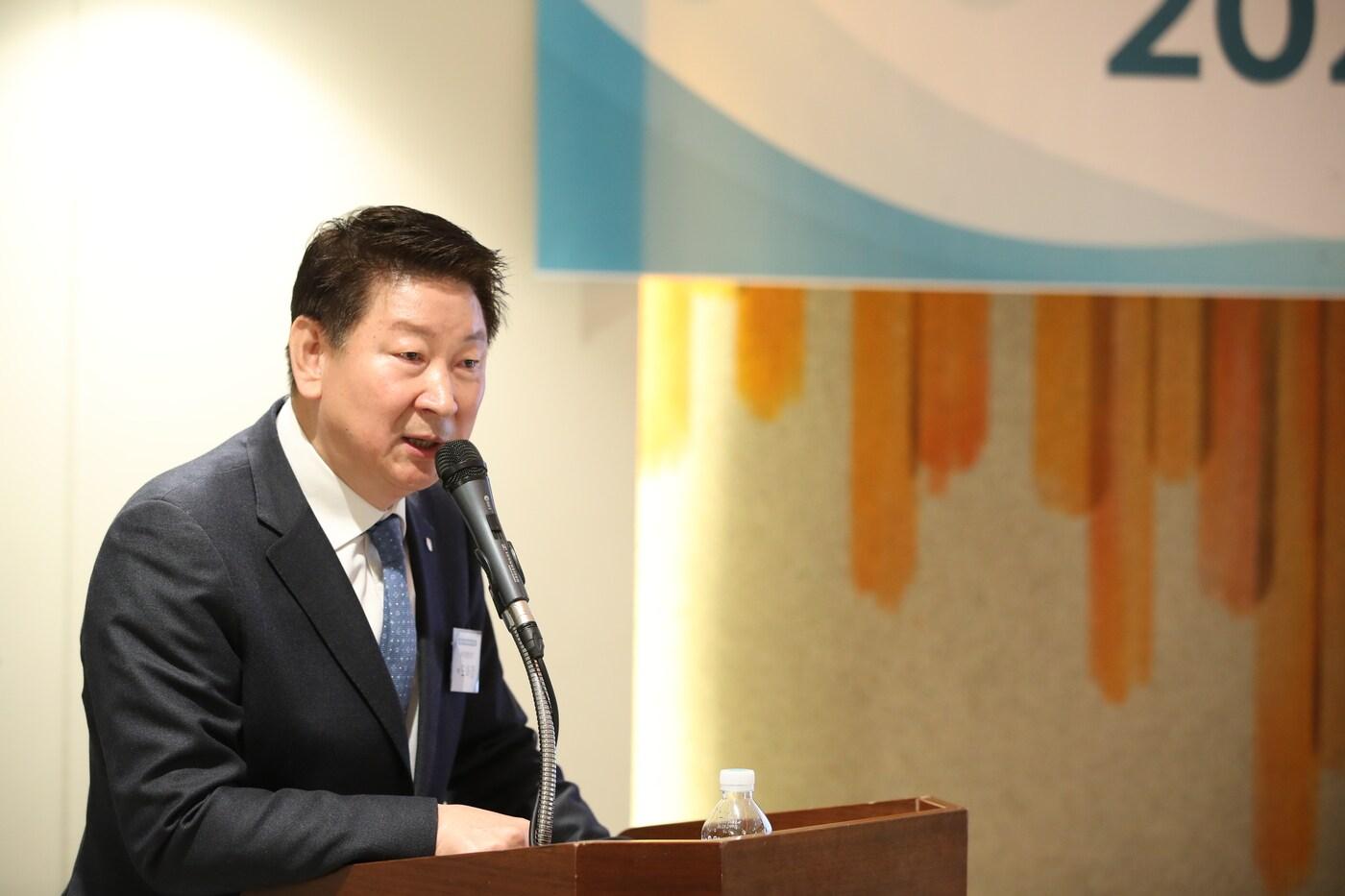 오화경 저축은행중앙회장.