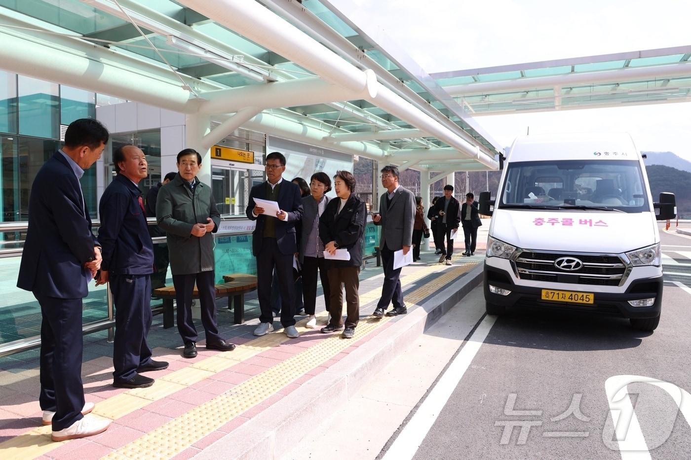 31일 충북 충주시는 조길형 시장이 수안보온천 관광객 맞이에 소홀함이 없는지 직접 살폈다고 밝혔다.(충주시 제공. 재판매 및 DB금지)/뉴스1 
