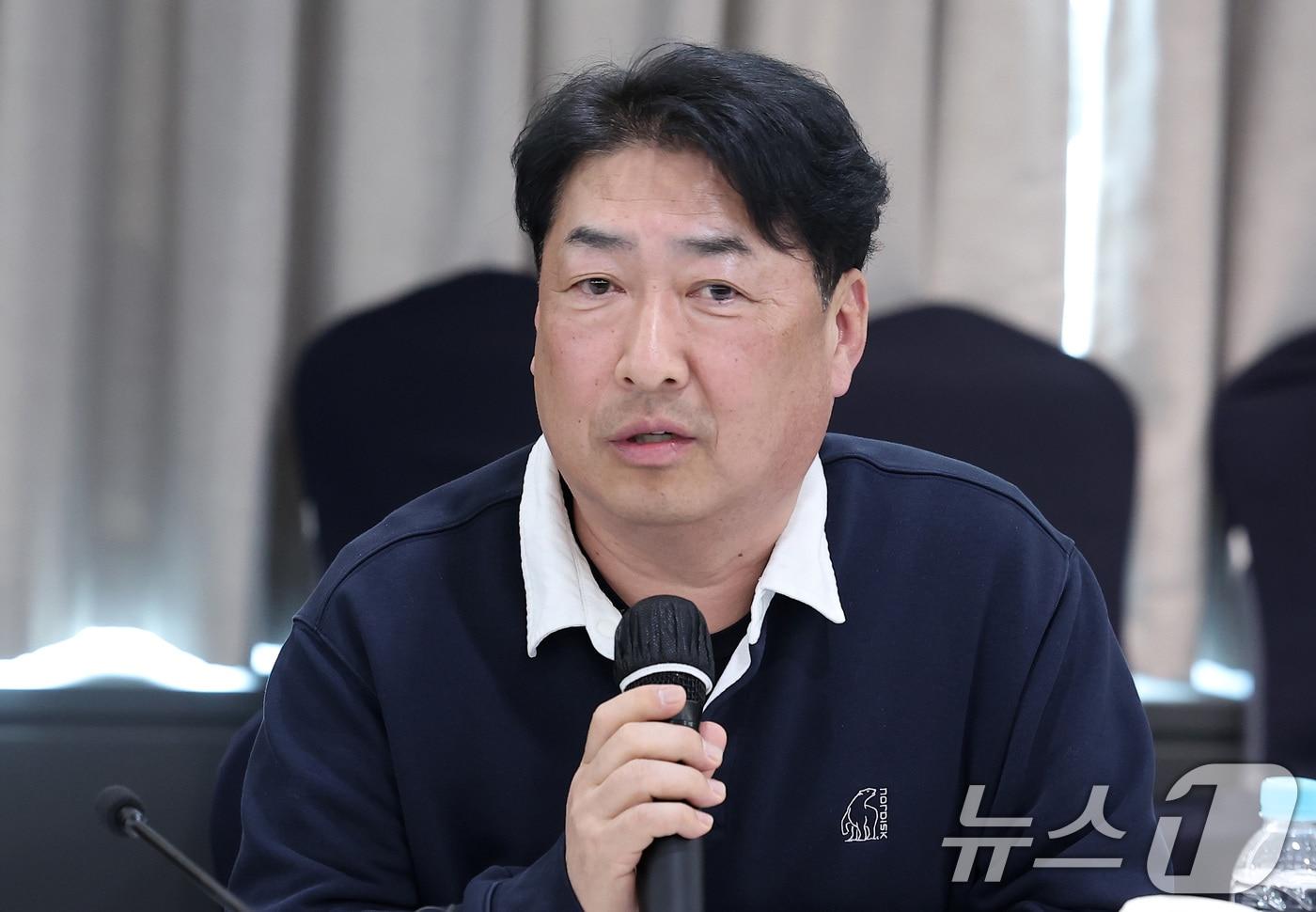 윤재명 감독이 쇼트트랙 대표팀에 복귀한다. /뉴스1 DB ⓒ News1 김성진 기자