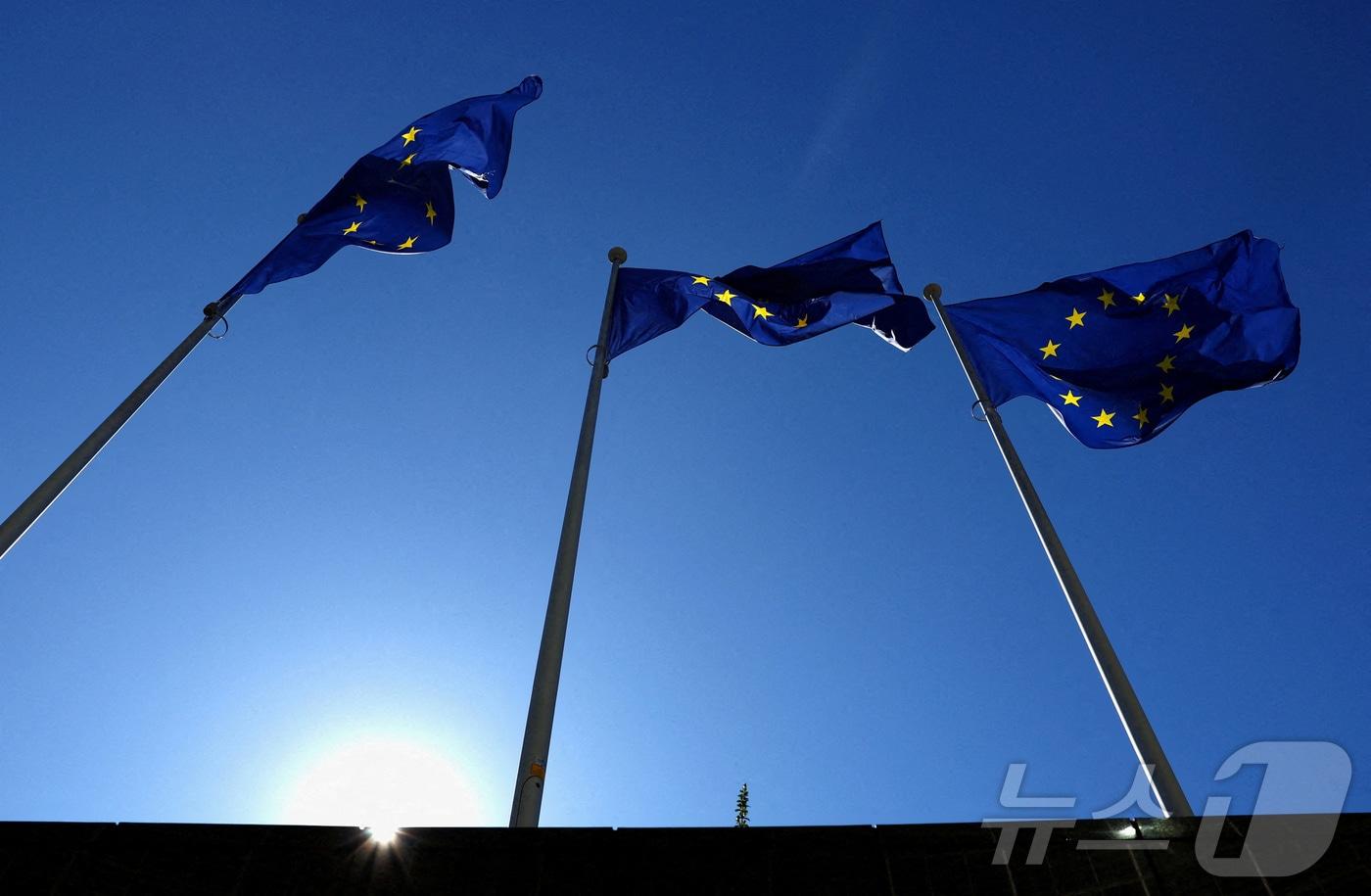 벨기에 브뤼셀 EU 본부앞의 EU기 ⓒ 로이터=뉴스1 ⓒ News1 이지예 객원기자