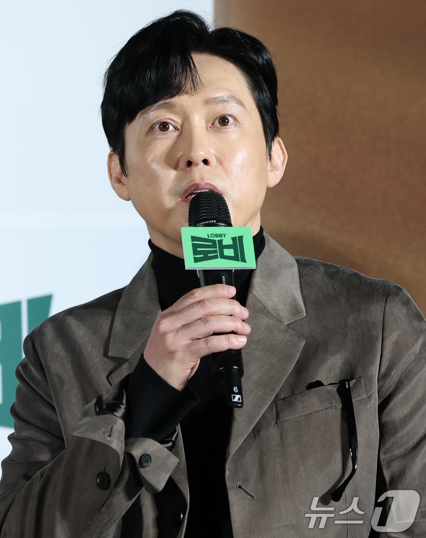 본문 이미지 - 배우 박병은이 4일 서울 광진구 롯데시네마 건대점에서 열린 영화 ‘로비’(감독 하정우) 제작보고회에 참석해 캐릭터 소개를 하고 있다. '로비'는 연구밖에 모르던 스타트업 대표 창욱(하정우 분)이 4조 원의 국책사업을 따내기 위해 인생 첫 로비 골프를 시작하는 이야기를 그린 작품이다. 2025.3.4/뉴스1 ⓒ News1 권현진 기자