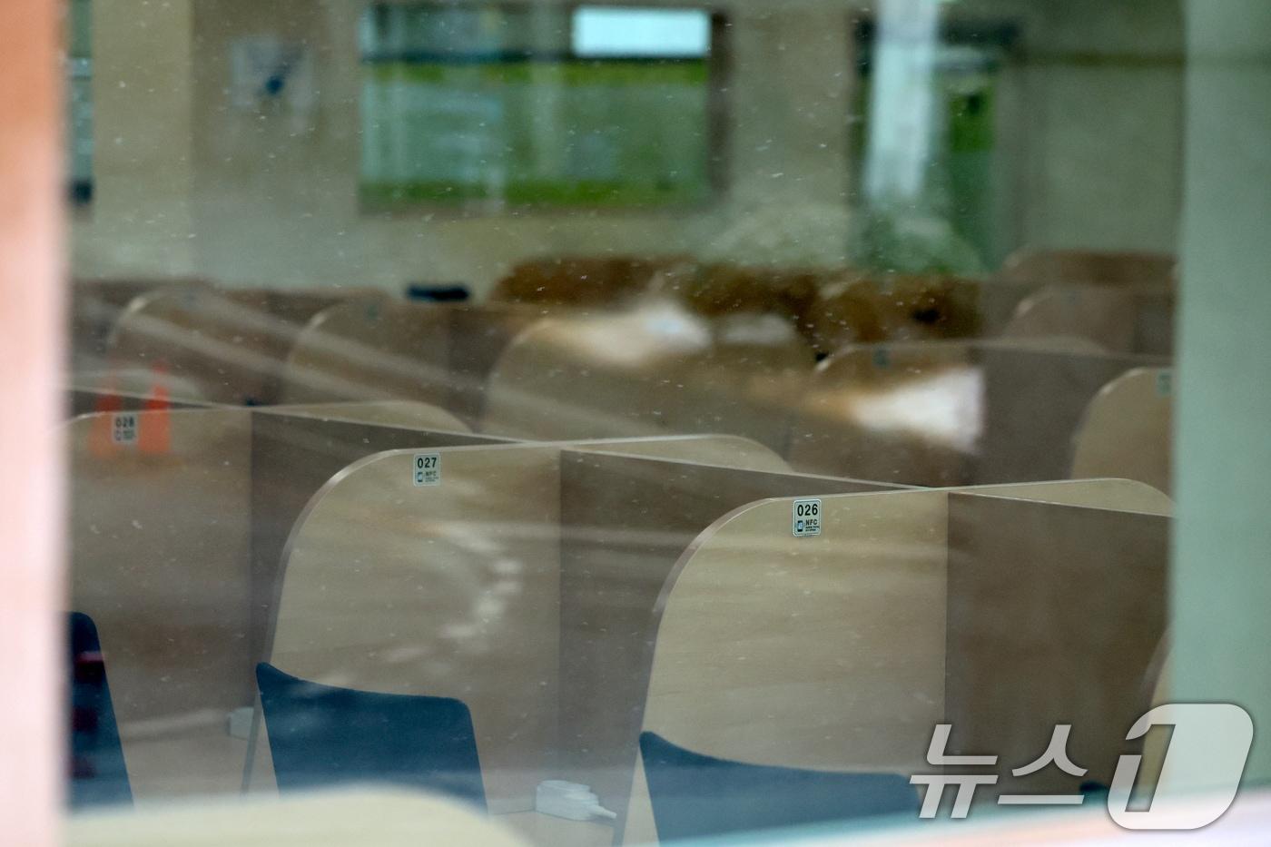 2025학년도 1학기 개강일인 4일 서울시내 한 의과대학 도서관이 텅 비어 있다. 2025.3.4/뉴스1 ⓒ News1 황기선 기자