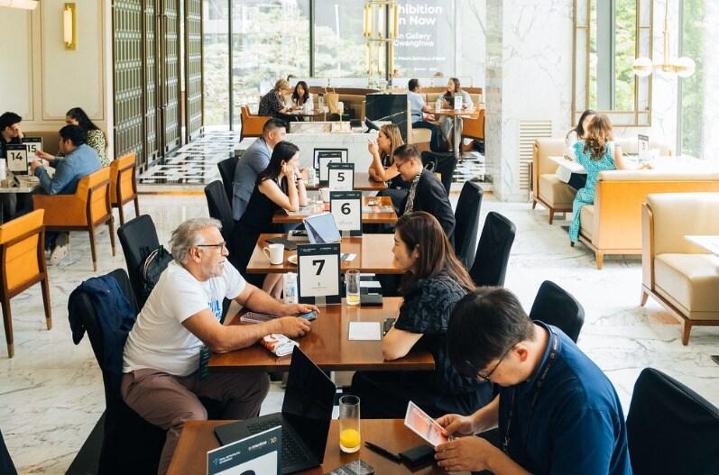 본문 이미지 - 2024년 커넥션스 럭셔리 서울 비즈니스 상담 사진(서울시 제공)