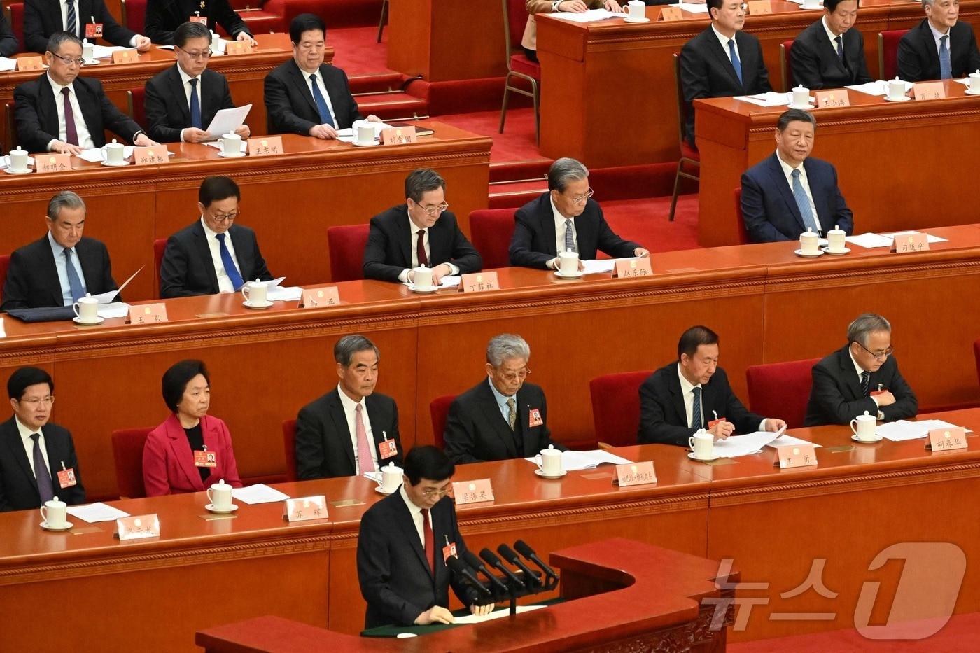 왕후닝 중국 전국 인민 정치 협상회의&#40;정협&#41; 주석이 4일&#40;현지시간&#41; 베이징 인민대회당에서 열린 정협 개막식서 업무 보고를 하고 있다. 2025.03.05 ⓒ AFP=뉴스1 ⓒ News1 우동명 기자