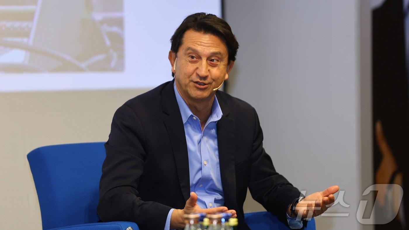  호세 무뇨스 현대차 최고경영자(CEO)는 4일(현지시간) 현대차 인도법인 구르가온 사옥에서 타운홀 미팅을 개최했다.(현대차 제공)