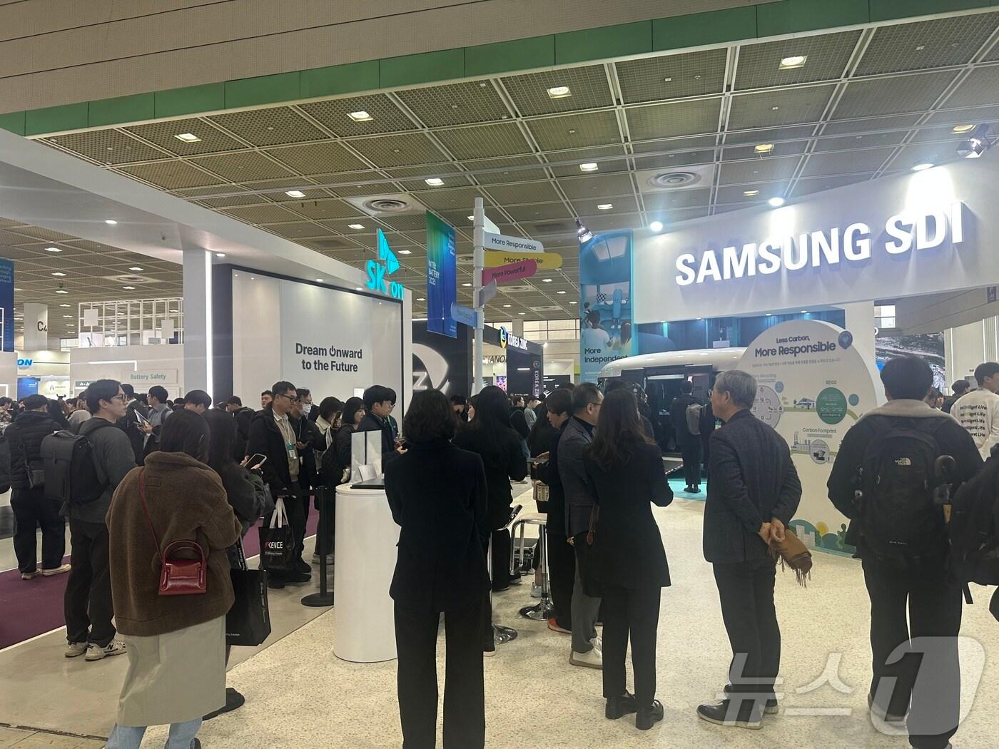 본문 이미지 - 5일 서울 강남구 코엑스에서 열린 인터배터리 2025 전시장 2025.3.5/뉴스1 ⓒ News1 금준혁 기자