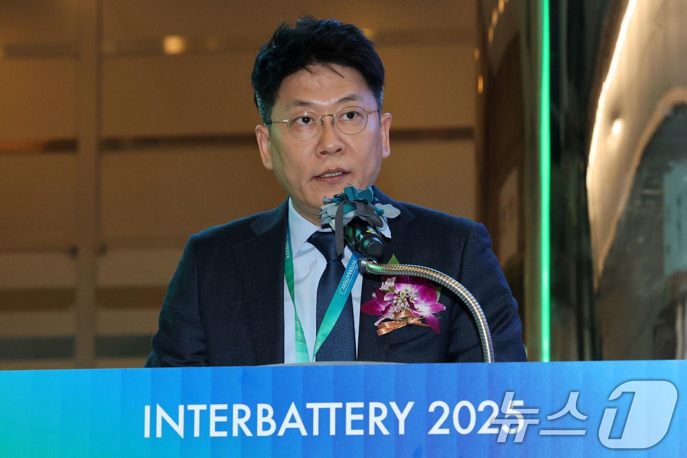 김동명 LG에너지솔루션 대표이사 겸 한국배터리산업협회장이 5일 서울 강남구 코엑스에서 열린 ‘인터배터리 2025’ 개막식에서 개회사를 하고 있다. 2025.3.5/뉴스1 ⓒ News1 박세연 기자