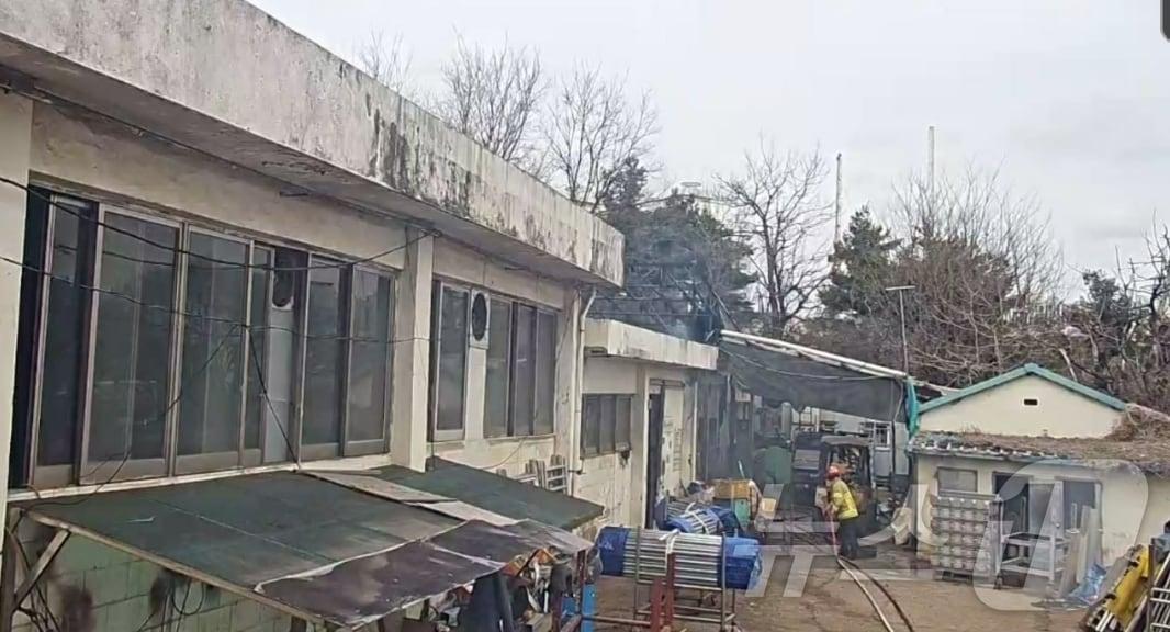 본문 이미지 - 화재 현장. &#40;경기도소방재난본부 제공. 재판매 및 DB 금지&#41; 2025.3.5/뉴스1