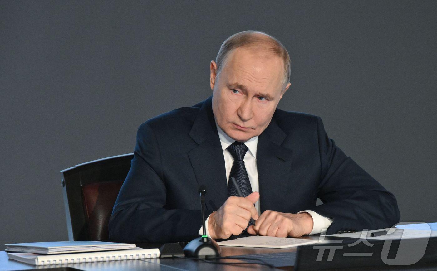 블라디미르 푸틴 러시아 대통령이 5일(현지시간) 모스크바에서 열린 내무부 이사회 확대 회의에 참석을 하고 있다. 2025.03.06 ⓒ AFP=뉴스1 ⓒ News1 우동명 기자