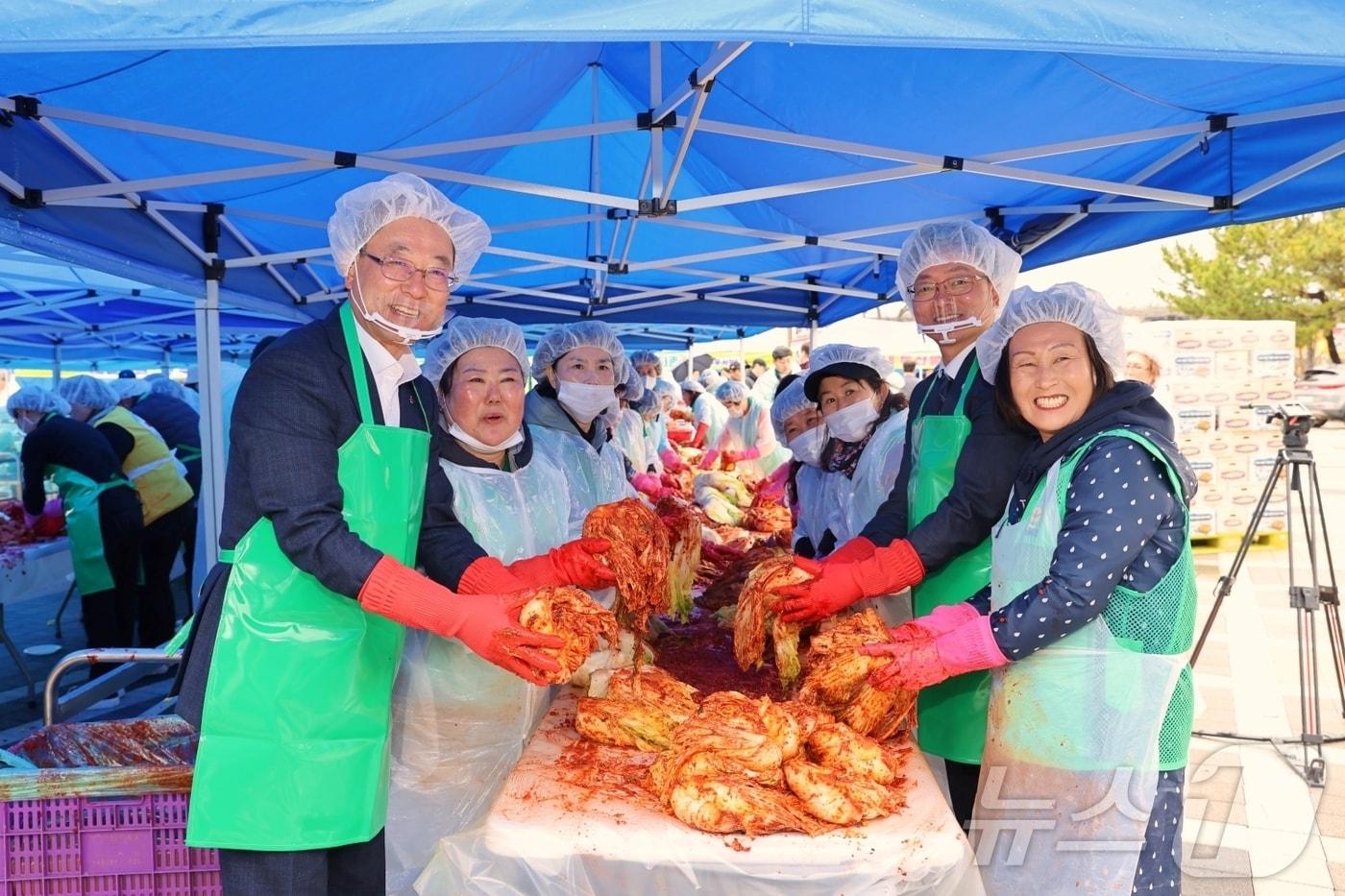 지난해 해남군 새봄 새김치 담그기 축제&#40;해남군 제공. 재판매 및 DB금지&#41; /뉴스1 