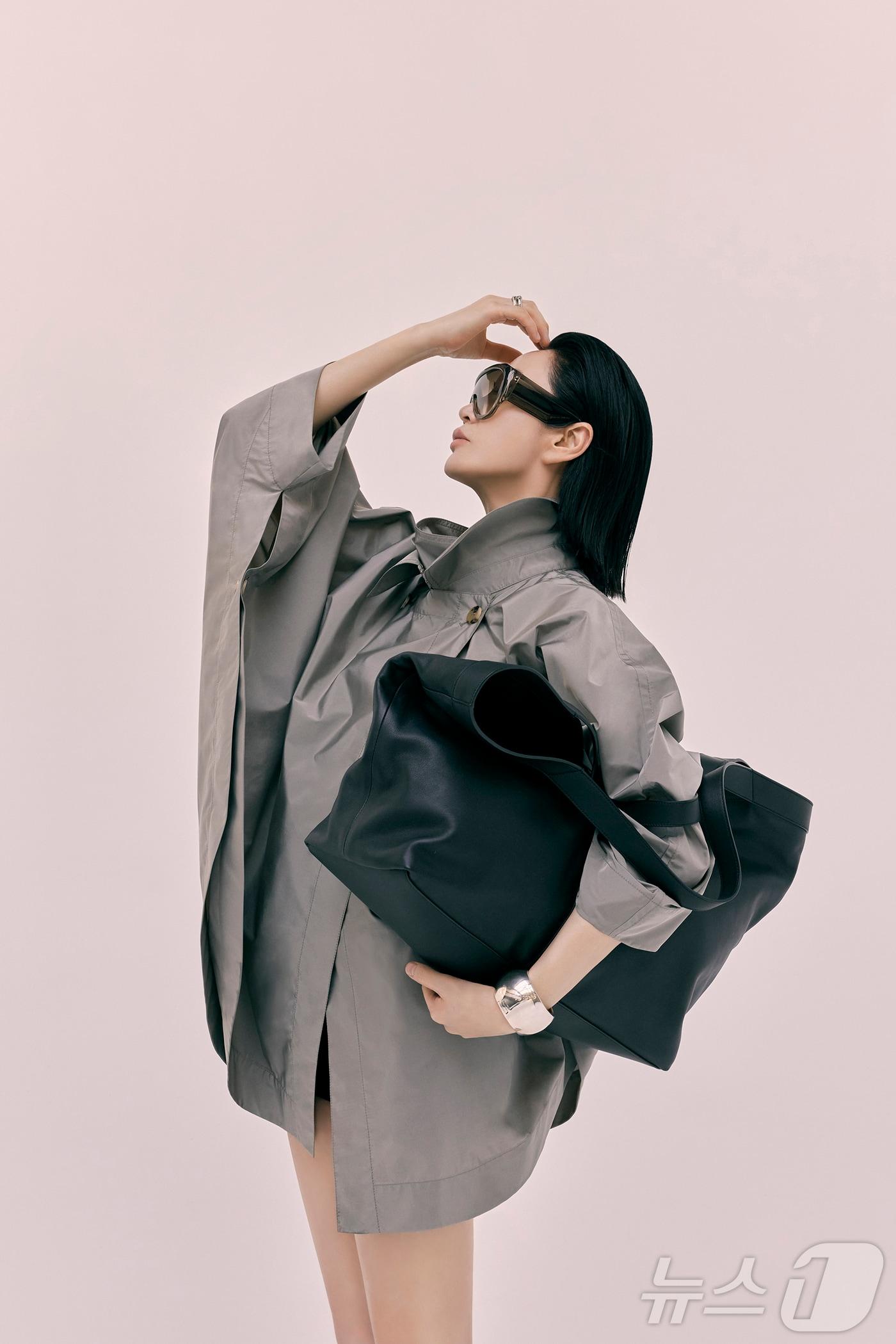 본문 이미지 - 글로벌세아 그룹 계열사인 존스가 배우 김혜수와 함께한 스프링25 캠페인을 공개했다. (글로벌세아 그룹 제공)