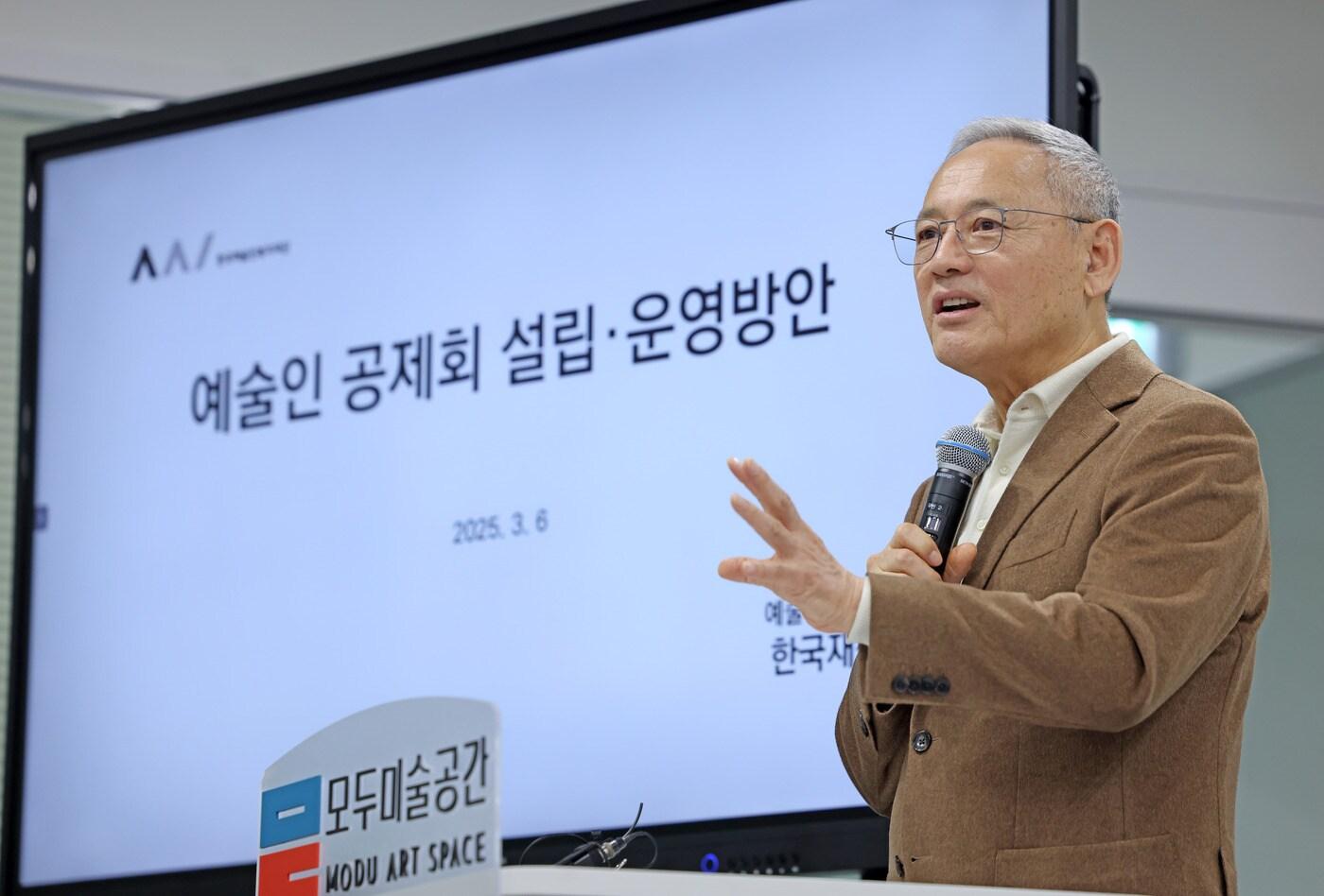 유인촌 문화체육관광부 장관